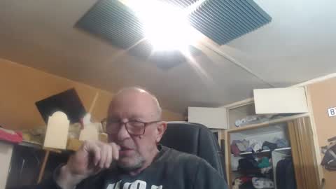 pascal88881 online show from 12-29-24, 02:06