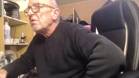 pascal88881 online show from 01-06-25, 09:52