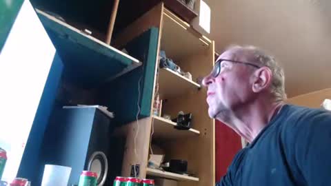 pascal88881 online show from 10-27-25, 09:57