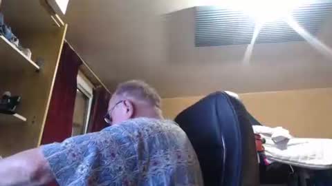 pascal88881 online show from 10-28-25, 10:52