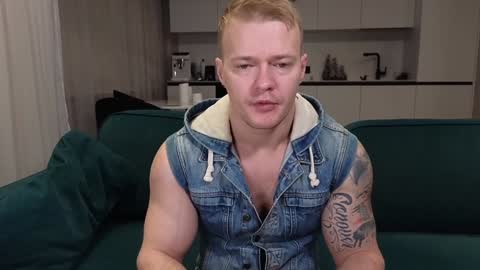 Snapshot of pashka_x chatting on 01-07-25, 05:01 Pashka online show from 01-07-25, 05:01