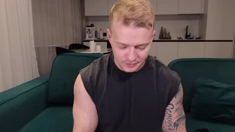 Snapshot of pashka_x chatting on 01-07-25, 11:16 Pashka online show from 01-07-25, 11:16