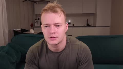 Snapshot of pashka_x chatting on 01-18-25, 09:13 Pashka online show from 01-18-25, 09:13