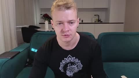 Snapshot of pashka_x chatting on 02-07-25, 08:44 Pashka online show from 02-07-25, 08:44