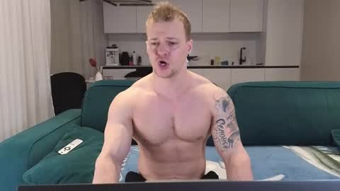 Snapshot of pashka_x chatting on 02-14-25, 09:13 Pashka online show from 02-14-25, 09:13