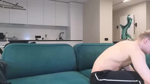 Snapshot of pashka_x chatting on 02-20-25, 08:06 Pashka online show from 02-20-25, 08:06