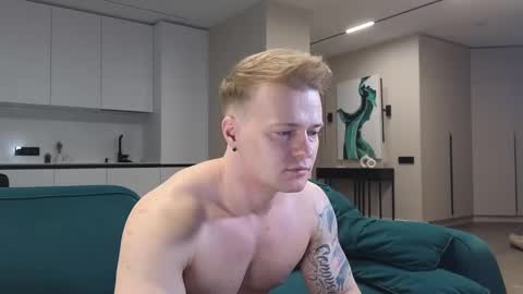 Snapshot of pashka_x chatting on 03-02-25, 10:24 Pashka online show from 03-02-25, 10:24