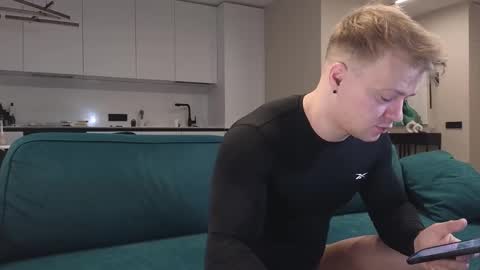 Snapshot of pashka_x chatting on 03-04-25, 05:00 Pashka online show from 03-04-25, 05:00