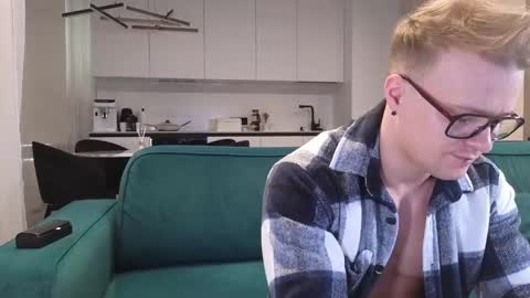 Snapshot of pashka_x chatting on 03-09-25, 01:15 Pashka online show from 03-09-25, 01:15