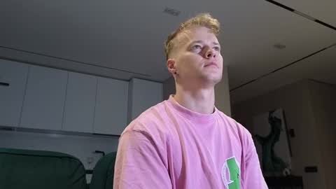 Snapshot of pashka_x chatting on 09-09-25, 07:08 Pashka online show from 09-09-25, 07:08