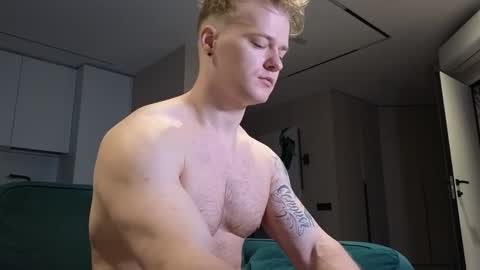 Snapshot of pashka_x chatting on 09-10-25, 07:08 Pashka online show from 09-10-25, 07:08