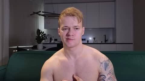 Snapshot of pashka_x chatting on 09-28-25, 09:58 Pashka online show from 09-28-25, 09:58