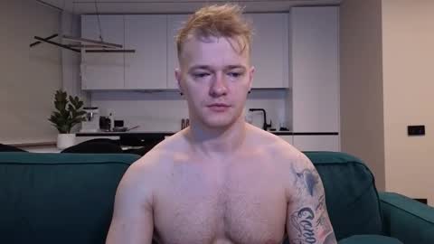 Snapshot of pashka_x chatting on 10-11-25, 06:34 Pashka online show from 10-11-25, 06:34