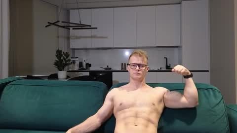 Snapshot of pashka_x chatting on 10-12-25, 10:14 Pashka online show from 10-12-25, 10:14