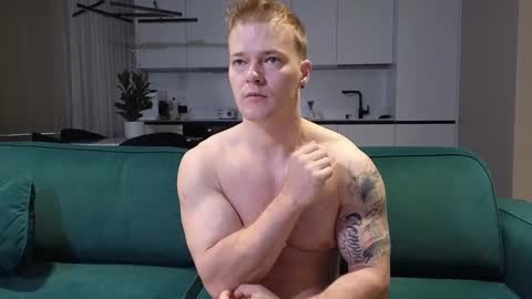 Snapshot of pashka_x chatting on 10-21-25, 06:03 Pashka online show from 10-21-25, 06:03