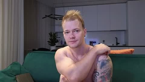 Snapshot of pashka_x chatting on 11-01-25, 06:15 Pashka online show from 11-01-25, 06:15