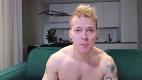 Snapshot of pashka_x chatting on 11-02-25, 10:28 Pashka online show from 11-02-25, 10:28