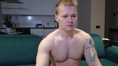 Snapshot of pashka_x chatting on 11-11-25, 06:46 Pashka online show from 11-11-25, 06:46