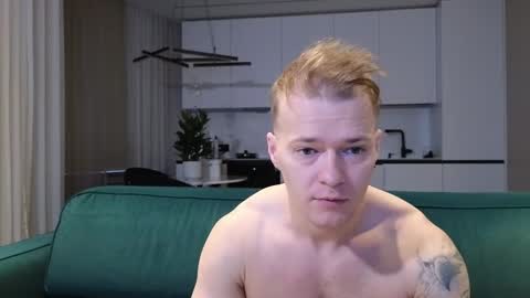 Snapshot of pashka_x chatting on 11-17-25, 06:30 Pashka online show from 11-17-25, 06:30