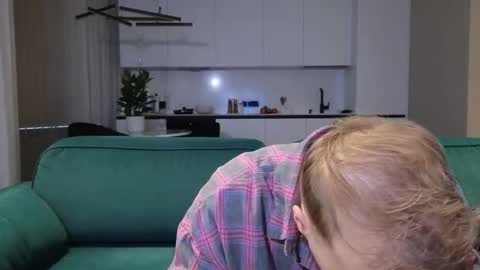 Snapshot of pashka_x chatting on 11-23-25, 10:59 Pashka online show from 11-23-25, 10:59