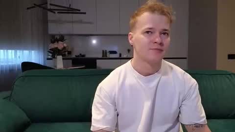 Snapshot of pashka_x chatting on 11-24-25, 07:19 Pashka online show from 11-24-25, 07:19