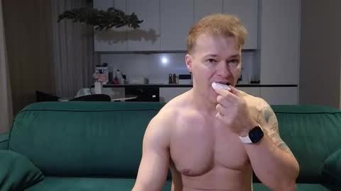 Snapshot of pashka_x chatting on 11-29-25, 06:16 Pashka online show from 11-29-25, 06:16