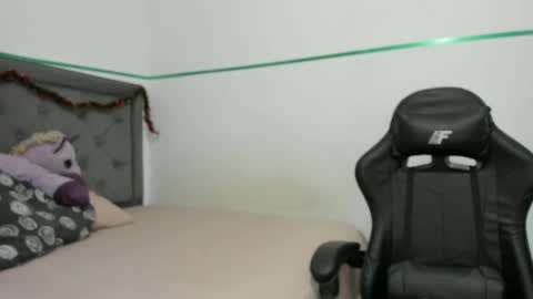 Violetafantasy online show from 01-05-25, 11:01