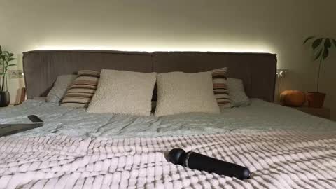 Snapshot of passionann chatting on 10-15-25, 07:14 Anna online show from 10-15-25, 07:14