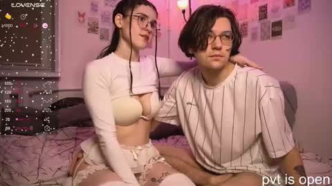 Snapshot of passiondesire_ chatting on 11-21-25, 08:40 Zoe online show from 11-21-25, 08:40