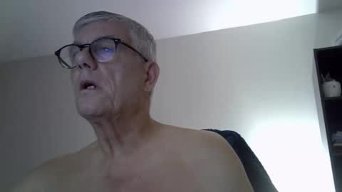 patrick5275 online show from 10-01-25, 05:24