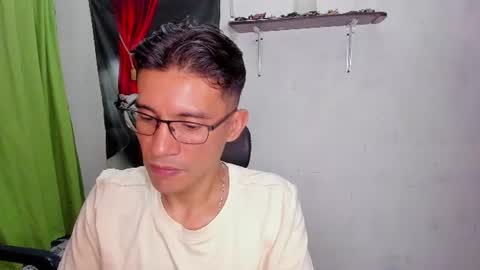 EDUAR Independent model online show from 07-23-26, 01:58