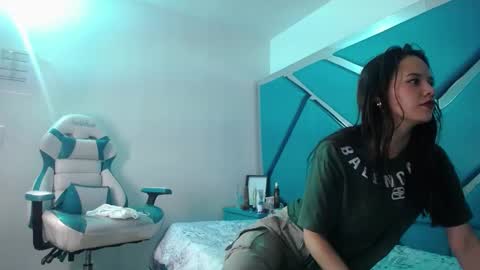 Snapshot of patrick_and_greeicy chatting on 12-17-24, 07:29 patrick_and_greeicy online show from 12-17-24, 07:29