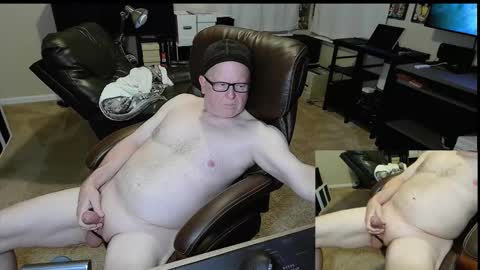 Snapshot of patrickstroking chatting on 11-23-25, 01:05 patrickstroking online show from 11-23-25, 01:05