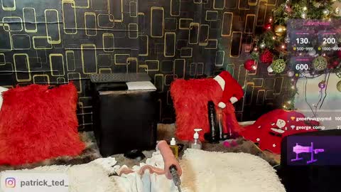 Snapshot of patrickted chatting on 12-17-24, 01:18 patrick ted online show from 12-17-24, 01:18