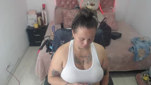 Snapshot of patty_squirt87 chatting on 04-06-26, 12:39 patty squirt87 online show from 04-06-26, 12:39