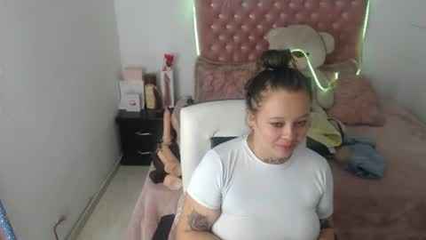 Snapshot of patty_squirt87 chatting on 06-23-26, 11:52 patty squirt87 online show from 06-23-26, 11:52