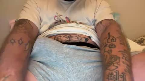 Snapshot of pattys_worlds chatting on 01-12-26, 10:20 Patty online show from 01-12-26, 10:20