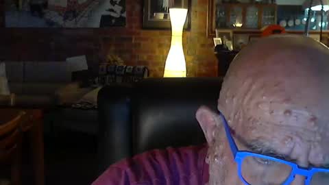 Snapshot of patvac chatting on 12-08-24, 01:58 patvac online show from 12-08-24, 01:58