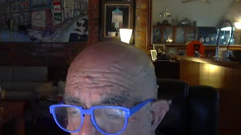 Snapshot of patvac chatting on 12-11-24, 01:39 patvac online show from 12-11-24, 01:39