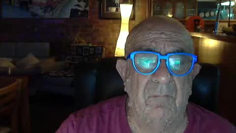 Snapshot of patvac chatting on 12-18-24, 01:45 patvac online show from 12-18-24, 01:45