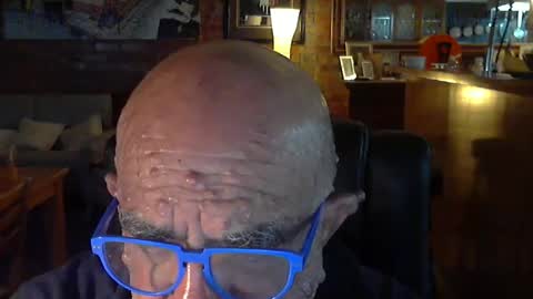 Snapshot of patvac chatting on 12-22-24, 01:44 patvac online show from 12-22-24, 01:44