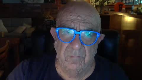 Snapshot of patvac chatting on 12-29-24, 01:17 patvac online show from 12-29-24, 01:17