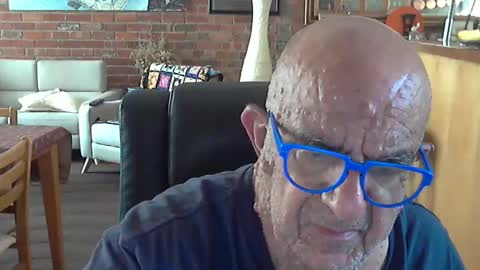 Snapshot of patvac chatting on 12-31-24, 12:43 patvac online show from 12-31-24, 12:43