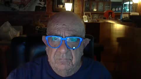 Snapshot of patvac chatting on 01-15-25, 01:31 patvac online show from 01-15-25, 01:31