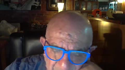 Snapshot of patvac chatting on 01-16-25, 12:09 patvac online show from 01-16-25, 12:09