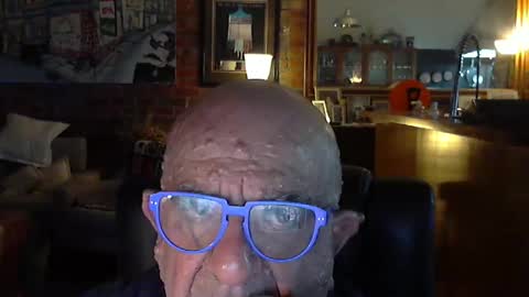 Snapshot of patvac chatting on 01-19-25, 01:33 patvac online show from 01-19-25, 01:33