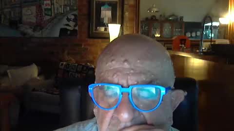 Snapshot of patvac chatting on 01-20-25, 12:49 patvac online show from 01-20-25, 12:49