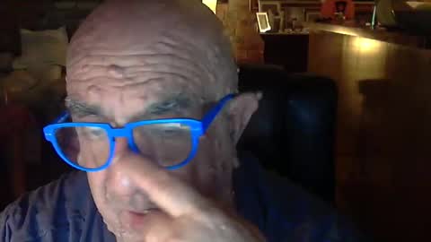 Snapshot of patvac chatting on 01-24-25, 02:08 patvac online show from 01-24-25, 02:08