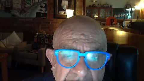 Snapshot of patvac chatting on 01-28-25, 12:32 patvac online show from 01-28-25, 12:32