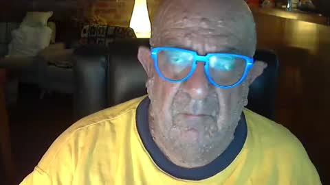 Snapshot of patvac chatting on 02-12-25, 12:33 patvac online show from 02-12-25, 12:33